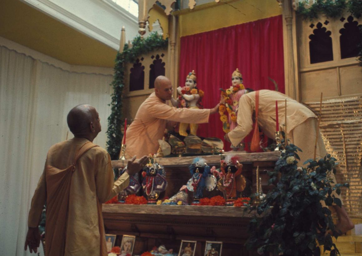 History Of The Manor Bhaktivedanta Manor Hare Krishna Temple Watford history-of-the-manor-bhaktivedanta-manor-hare-krishna-temple-watford