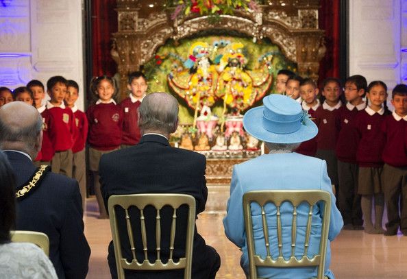 Queen Elizabeth II Visits Krishna Avanti School Stanmore (6)