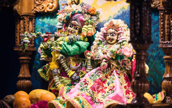 Inviting the Deities Web Invite Sri Sri Radha Gokulananda to your home