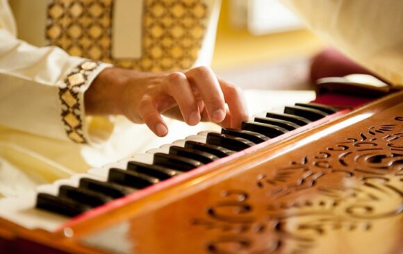 Harmonium and Singing for Beginners