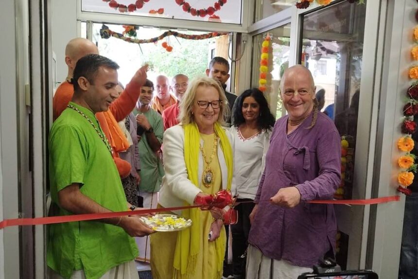 feature Mayor cutting Ribbon Inauguration of Krishna Capital Gate Centre