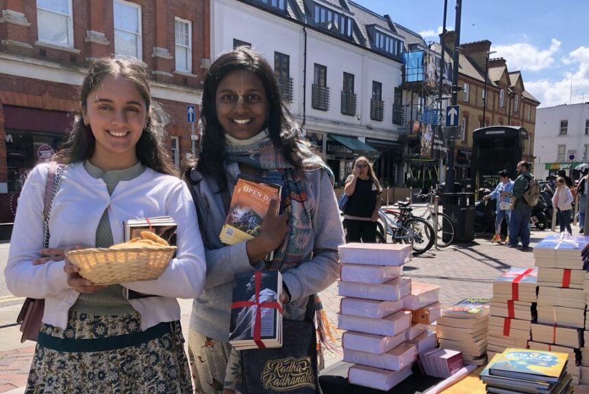 Sacred Street Party honours Jayananda prabhu