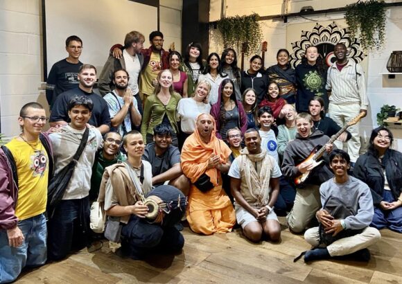 UK Youth Bus Tour Rekindles Spirit of Devotion