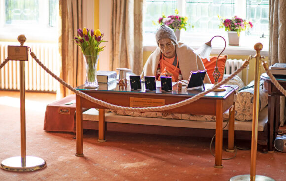 Weekly Readings of Srila Prabhupada-Lilamrita