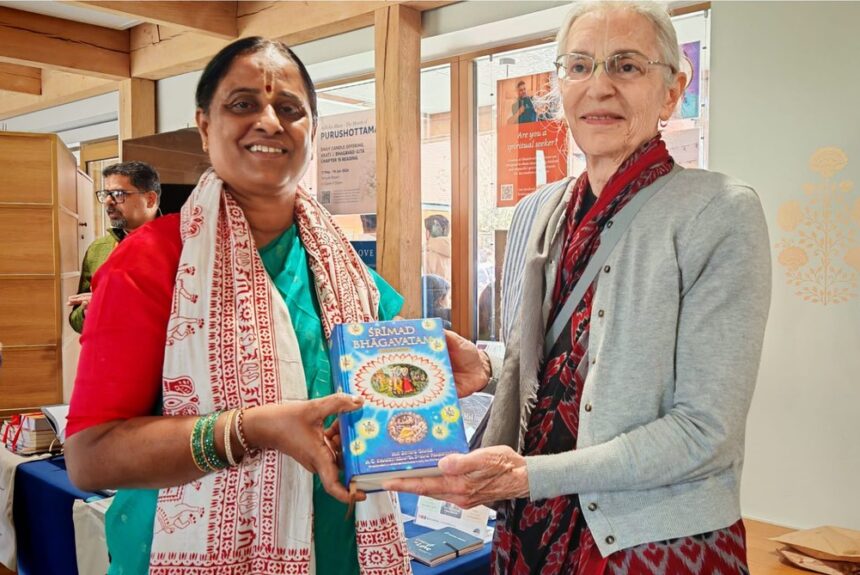 Welcoming Government Minister from Telangana