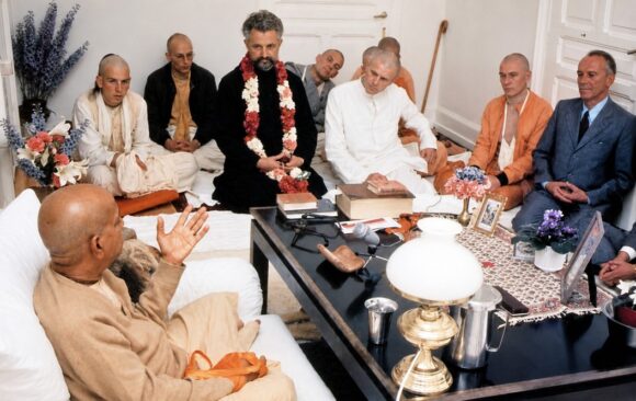 Srila-Prabhupada-meets-with-Father-Emanuel-Jungclausen-1974 The Danger of Sectarian Vision and the need for good Interfaith relations