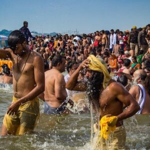 km1 Devotee in Mahā Kumbha Melā documentary